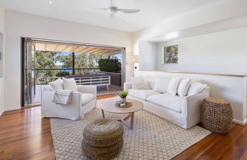 Safety Beach House | Splash Beachfront, Pristine Ocean Views, Pool, Luxury, Workcation, Sleeps up to 8