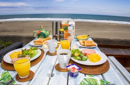 Katsuura Bed & Breakfast | Splash Guest House