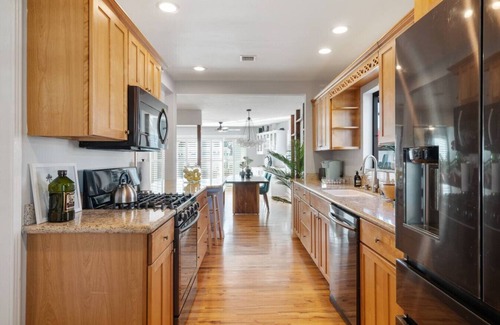 South of Conant House | Splash Haven|Heated Pool|Huge Living Area|Games