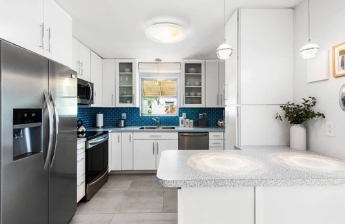 Wilton Manors House | Splash into Sunshine: Heated Pool Oasis!