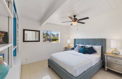 Sunmor House | Splash Plaimor - Huge Backyard- Entertainer’s kitchen