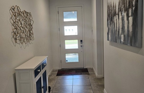 Florida Central Atlantic Coast Villa | Splash & Stay! Free Kids Waterpark/9BR Villa 7 Miles to Disney/Sleeps 18!