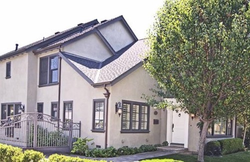 Willow Glen House | Splashpad. Steps from downtown and dining, shops and Starbucks. Walkable