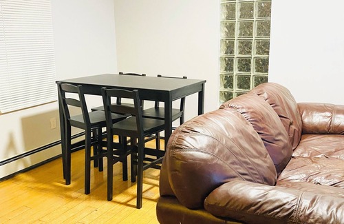 Canarsie Apartment | Splendid 3 bedrooms apt in Brooklyn close to public transportation