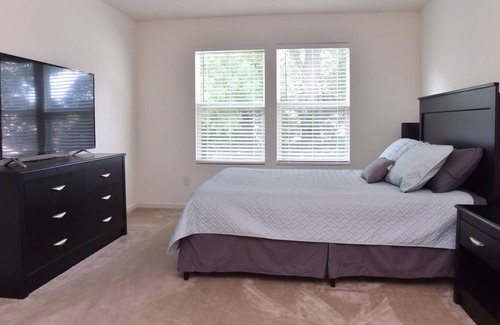 Wayne House | ❤️Splendid 4 BEDROOM in updated home-Sleeps 12❤️
