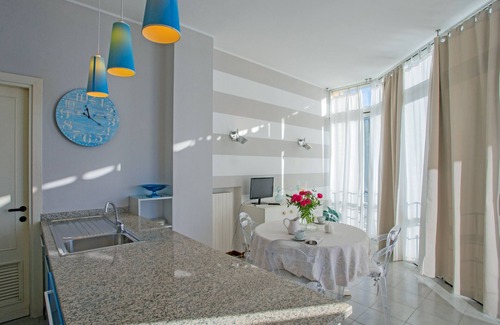 Rapallo Apartment | SPLENDID APARTMENT IN RAPALLO 10 METERS FROM THE SEA c.CITRA 010046-LT-0430
