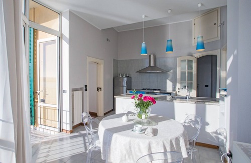 Rapallo Apartment | SPLENDID APARTMENT IN RAPALLO 10 METERS FROM THE SEA c.CITRA 010046-LT-0430