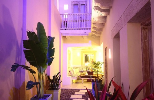 Cartagena Walled City House | Splendid Colonial Villa with Rooftop & Jacuzzi
