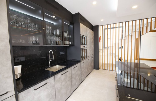 Empuriabrava Villa | Splendid contemporary villa in the city center 3 minutes walk from the beach