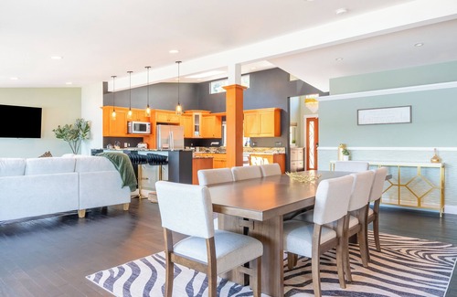 Bremerton House | Splendid entire private beach bungalow with Kayak and Hot-tub, Bremerton WA