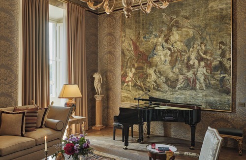 Florence Apartment | Splendid Palace on the River Arno in the Center of Florence