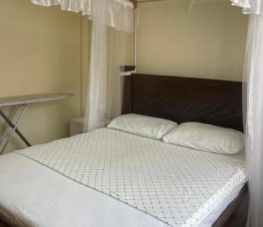 Mlolongo Bed & Breakfast | Splendid suites