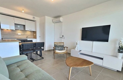 Valras-Plage Apartment | Splendid T2 sea view Valras-Plage!