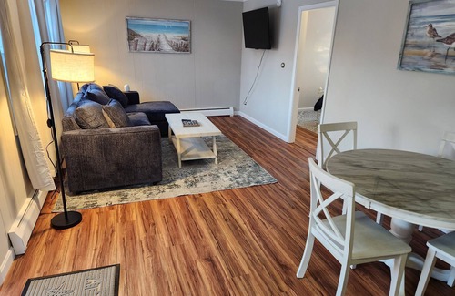 Ocean Park Condo | Splendid, two-bedroom, one-bathroom condo, two short blocks from the beach!