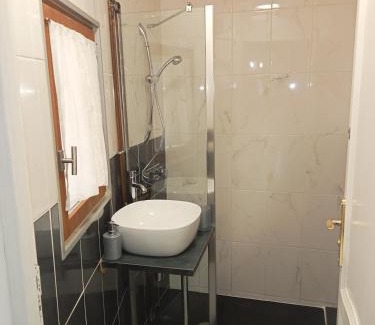 Moulins Apartment | Splendide Moulins