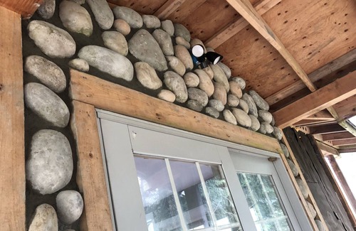 Gold Bar Cabin | Split Rock Lookout ,Hiking , Fishing, Rafting , Skiing Stevens pass