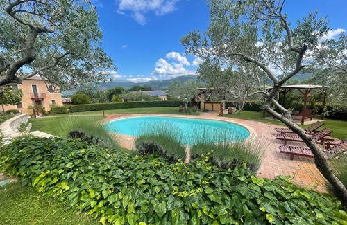 Spoleto Villa | Spoleto Tranquilita sleeps 16 with Wifi Pool Yoga Studio Gardens and Views