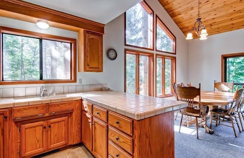 Yosemite West House | Sport Chalet