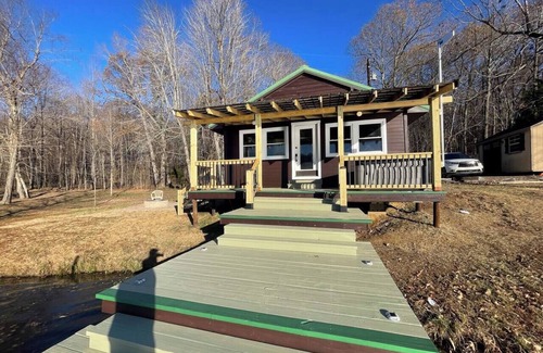 Brookport House | Sportsman Cabin on 80 Acre Lake- Near Shawnee