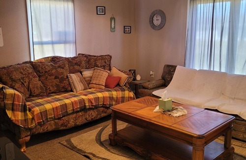 Steele House | Sportsman's HQ/Garage/Pet Friendly/W&D/EZ Access