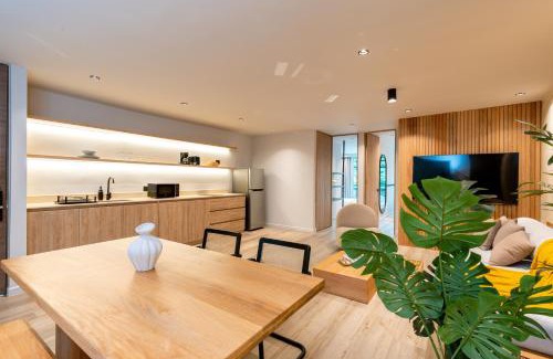 Las Lomas I Apartment | Spot Building