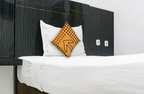 Kupang Hotel | SPOT ON 3605 Clarichie Guest House