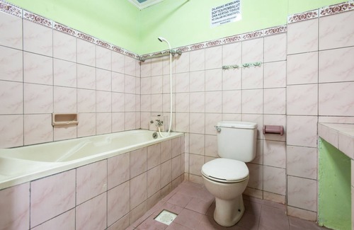 Jaka Sampurna Hotel | SPOT ON 3961 Fico's Residence Syariah