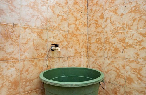 Banyuwangi Hotel | SPOT ON 92480 Iwn Homestay Syariah