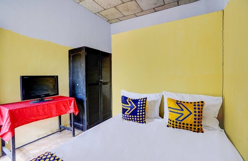 Banyuwangi Hotel | SPOT ON 92480 Iwn Homestay Syariah