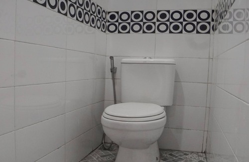 Medan Hotel | SPOT ON 92822 Finest House Near Amplas Bus Terminal