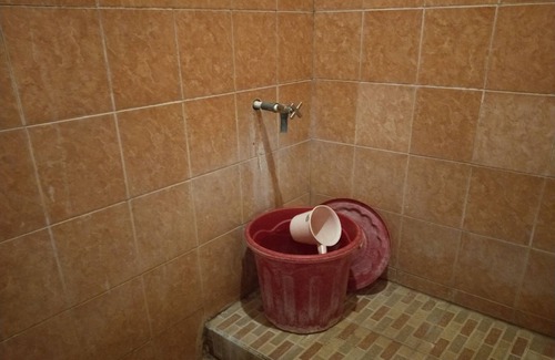 Kecamatan Narmada Hotel | SPOT ON 93640 Dannis Homestay Near Musholla Al Istiqomah Terawangan