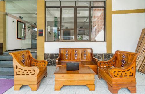 Surabaya Hotel | SPOT ON 93894 Jamil Homestay Syariah