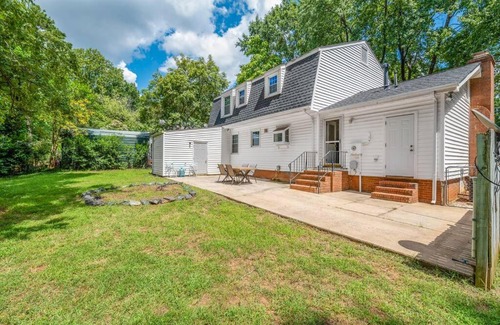 Charlotte Apartment | Spotless 4BR near CLT Uptown, Fast Wi-Fi