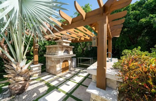 Current House | Sprawling Caribbean Beachfront Estate - Multiple Suites- Private Manicured Beach