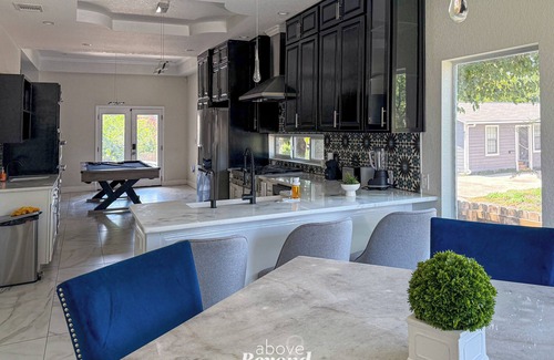 Denver Heights House | Sprawling Home w/Rooftop Spot | Pool Table, Rooftop Lounge