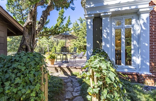 Wanchese House | Sprawling Waterfront Estate on The Outer Banks of North Carolina. Sleeps 12n