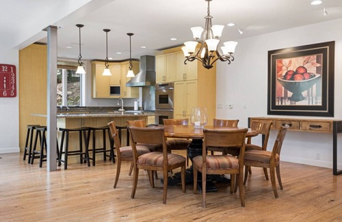 Highland Meadows House | Sprawling West Vail House - Close to Slopes!