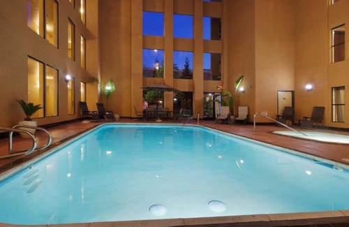 Union City House | Spread out and enjoy the spacious rooms!