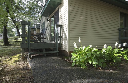 Wisconsin Dells Cottage | Sprightly Christmas Mountain Village, 2 Bedroom Cottage