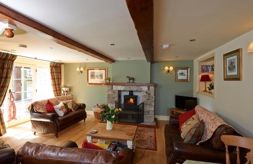 Kendal House | Spring Cottage
