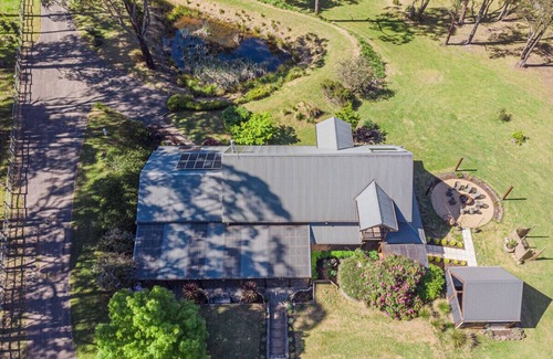 Spring Hill House | Spring Hill Country Retreat with spa