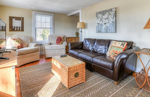 Spring Lake Cottage | Spring Lake Carriage House by Beautiful Beach