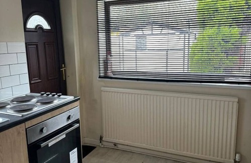 Hull House | Springbank House 10 mins from Hull