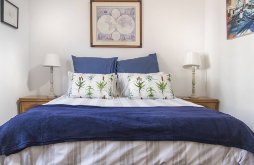 Greater Johannesburg Metropolitan Area Apartment | Springbank Guest Suite is adjoining the main house. Situated in Craighall Park.