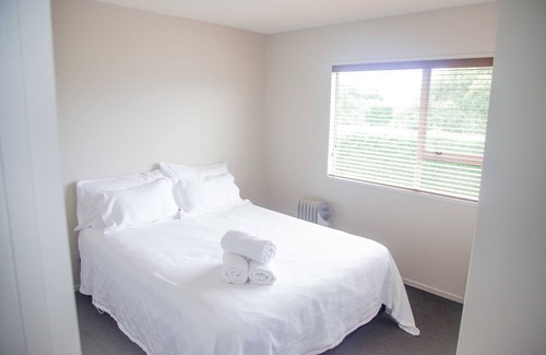 Cust Apartment | Springbank MountainSide Apartment