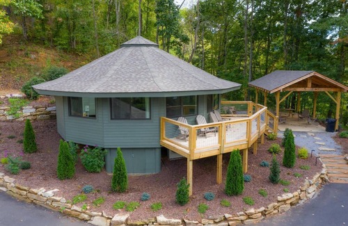 Canton Cottage | Springdale Treehouse Lodging 4
