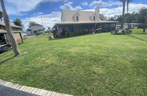 Fort McCoy House | Springfed Canal on Lake George/Large 4 Bedroom house on water/Boat Ramp/Hot Tub