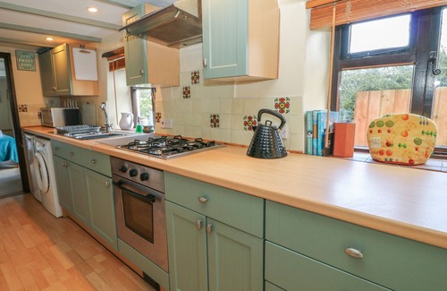 Westleigh Cottage | SPRINGFIELD COTTAGE, family friendly, with a garden in Bideford