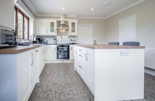 Narberth House | Springfield Lodge - 3 Bedroom Home - Princes Gate