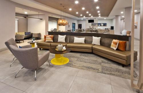 Crestline Heights Hotel | SpringHill Suites Birmingham Colonnade